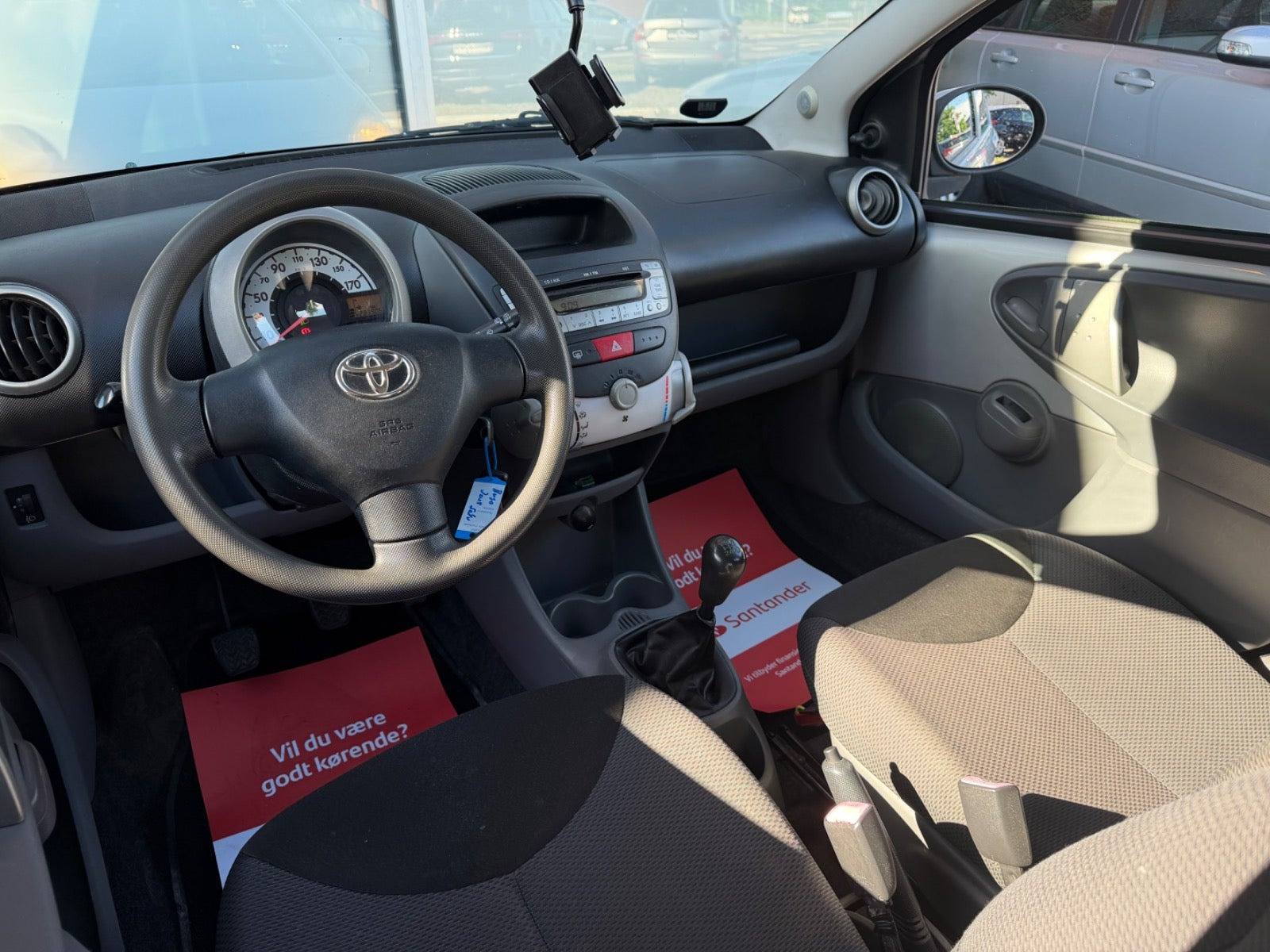 Sølv Toyota Aygo fra 2008