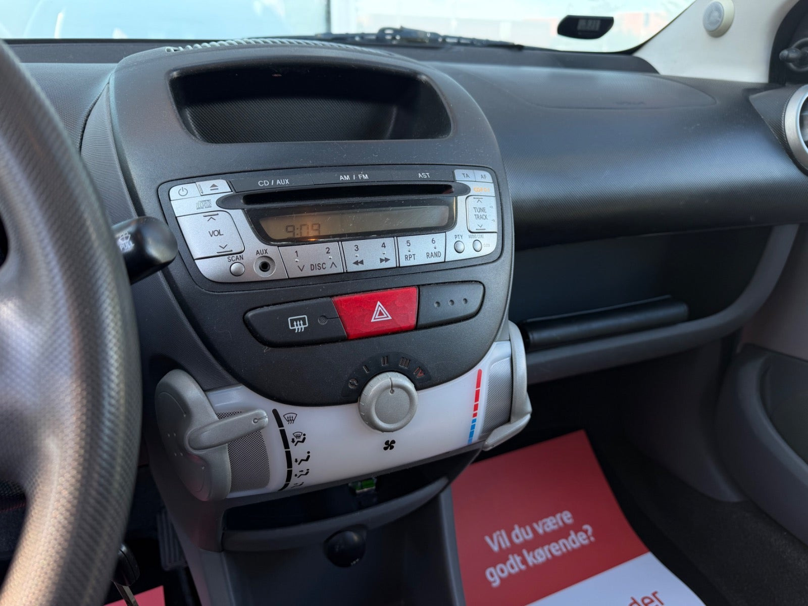 Sølv Toyota Aygo fra 2008