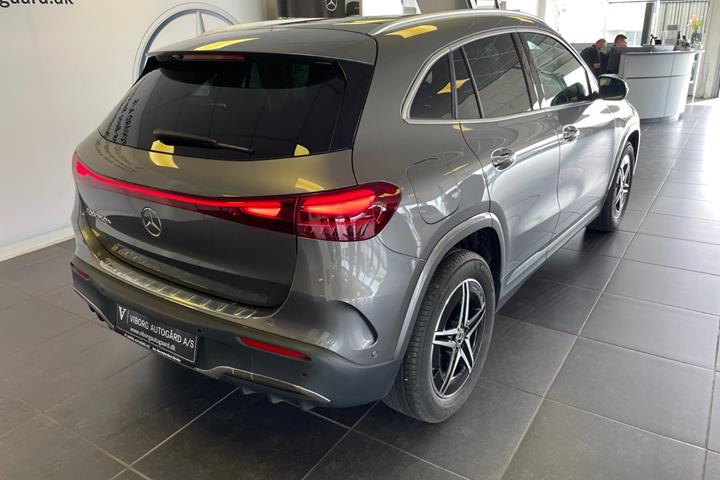 Grå Mercedes EQA250+ fra 2025