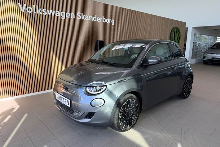 Grå Fiat 500e fra 2023