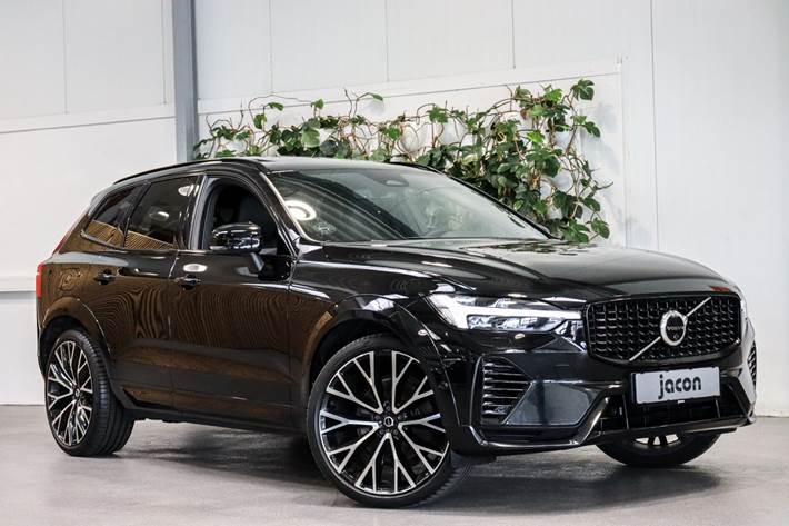 Sort Volvo XC60 fra 2022 set udefra