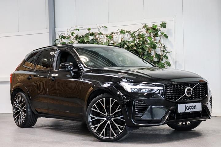 Sort Volvo XC60 fra 2022 set udefra