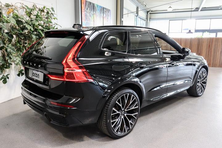 Sort Volvo XC60 fra 2022