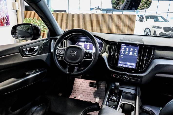 Sort Volvo XC60 fra 2022