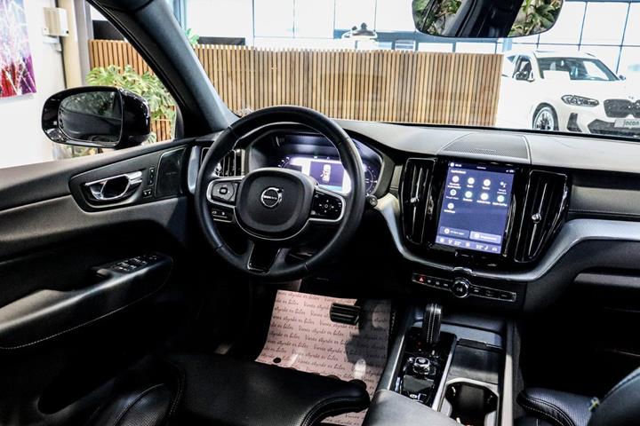 Sort Volvo XC60 fra 2022