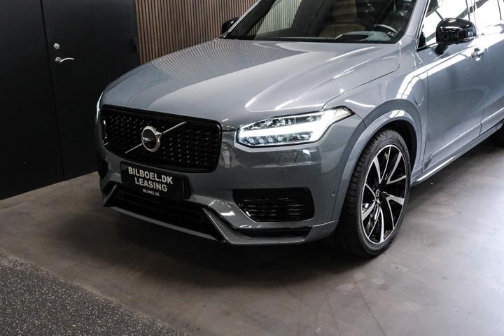Grå Volvo XC90 fra 2023