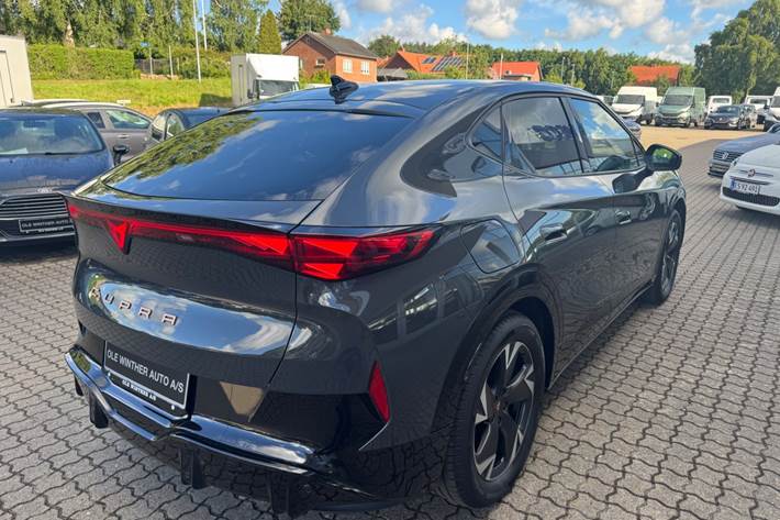Grå Cupra Tavascan fra 2025