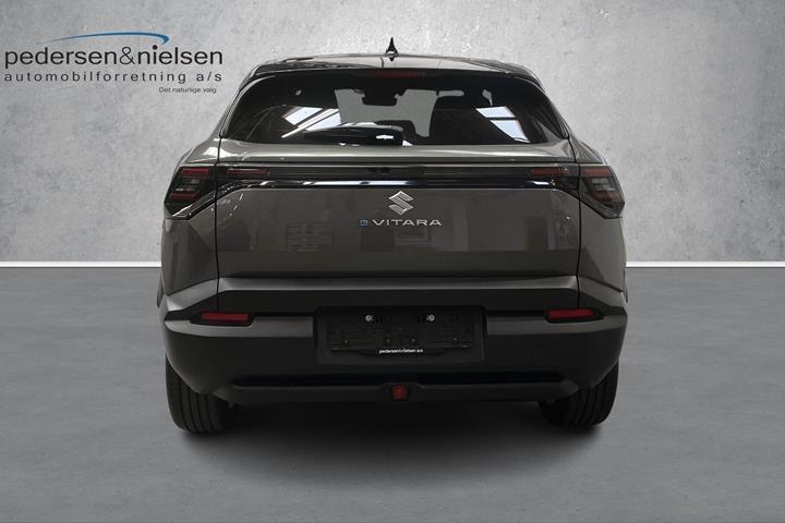 Grøn Suzuki e fra 2025 set udefra