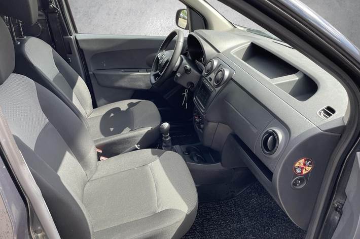 Blå Dacia Dokker fra 2021