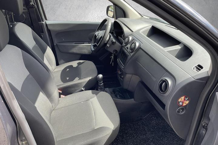 Blå Dacia Dokker fra 2021