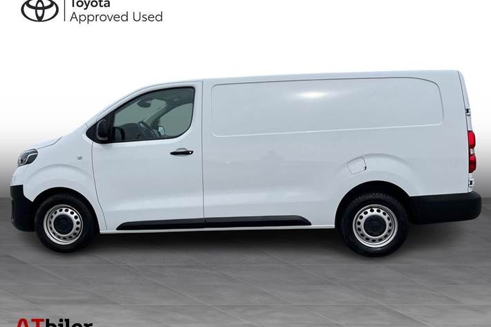 Hvid Toyota ProAce fra 2023