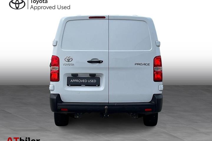 Hvid Toyota ProAce fra 2023
