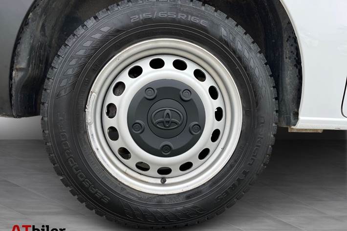 Hvid Toyota ProAce fra 2023