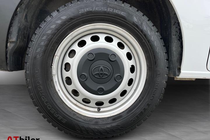 Hvid Toyota ProAce fra 2023
