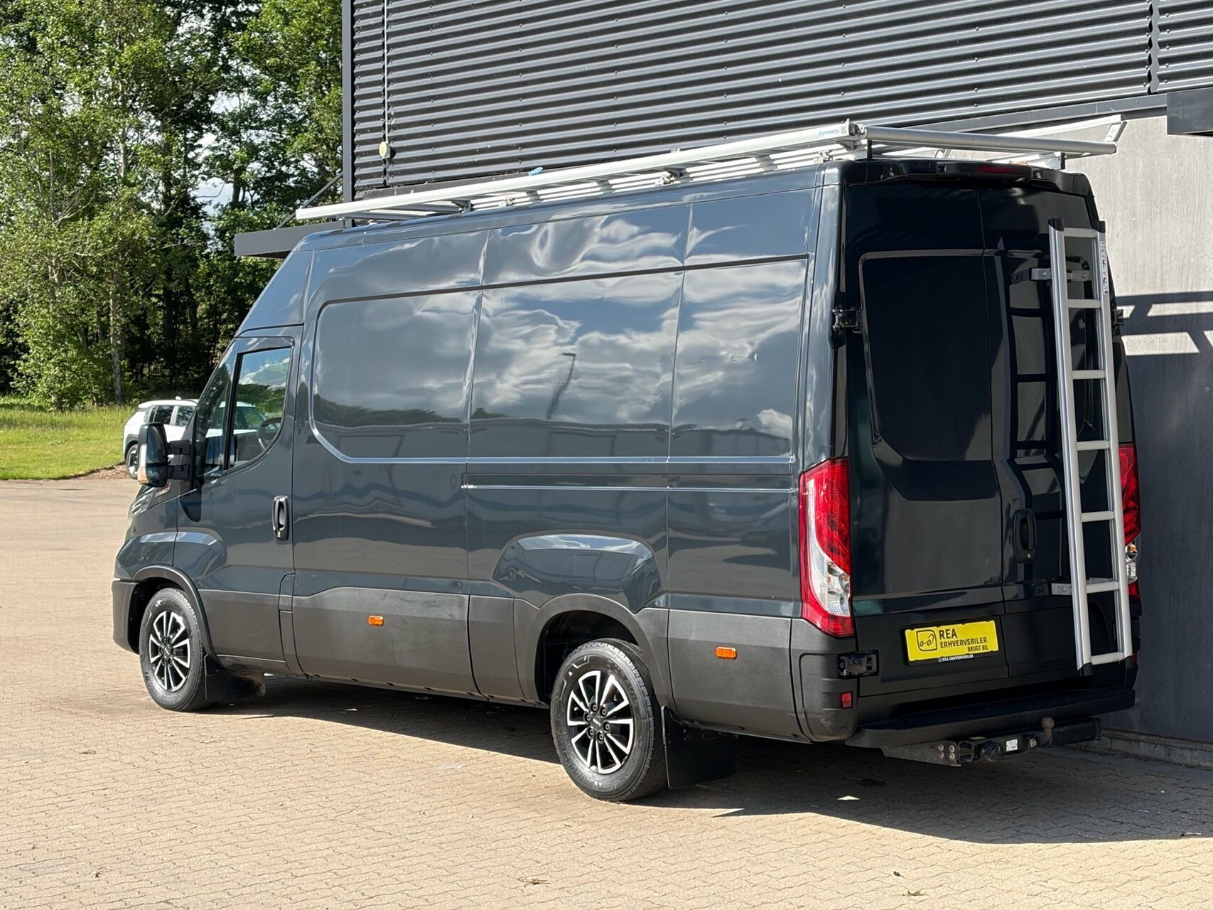 Sort Iveco Daily fra 2022