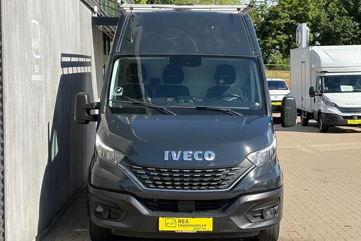 Sort Iveco Daily fra 2022
