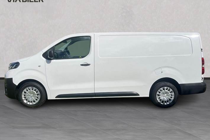 Hvid Toyota ProAce fra 2019