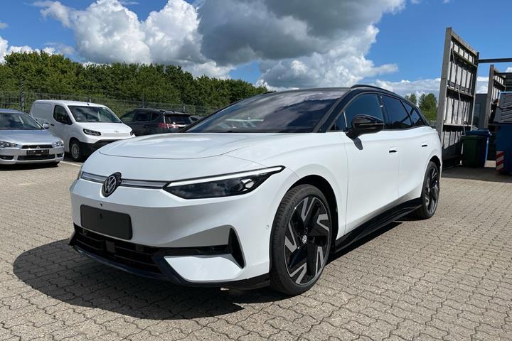 Hvid VW ID.7 fra 2026 set udefra