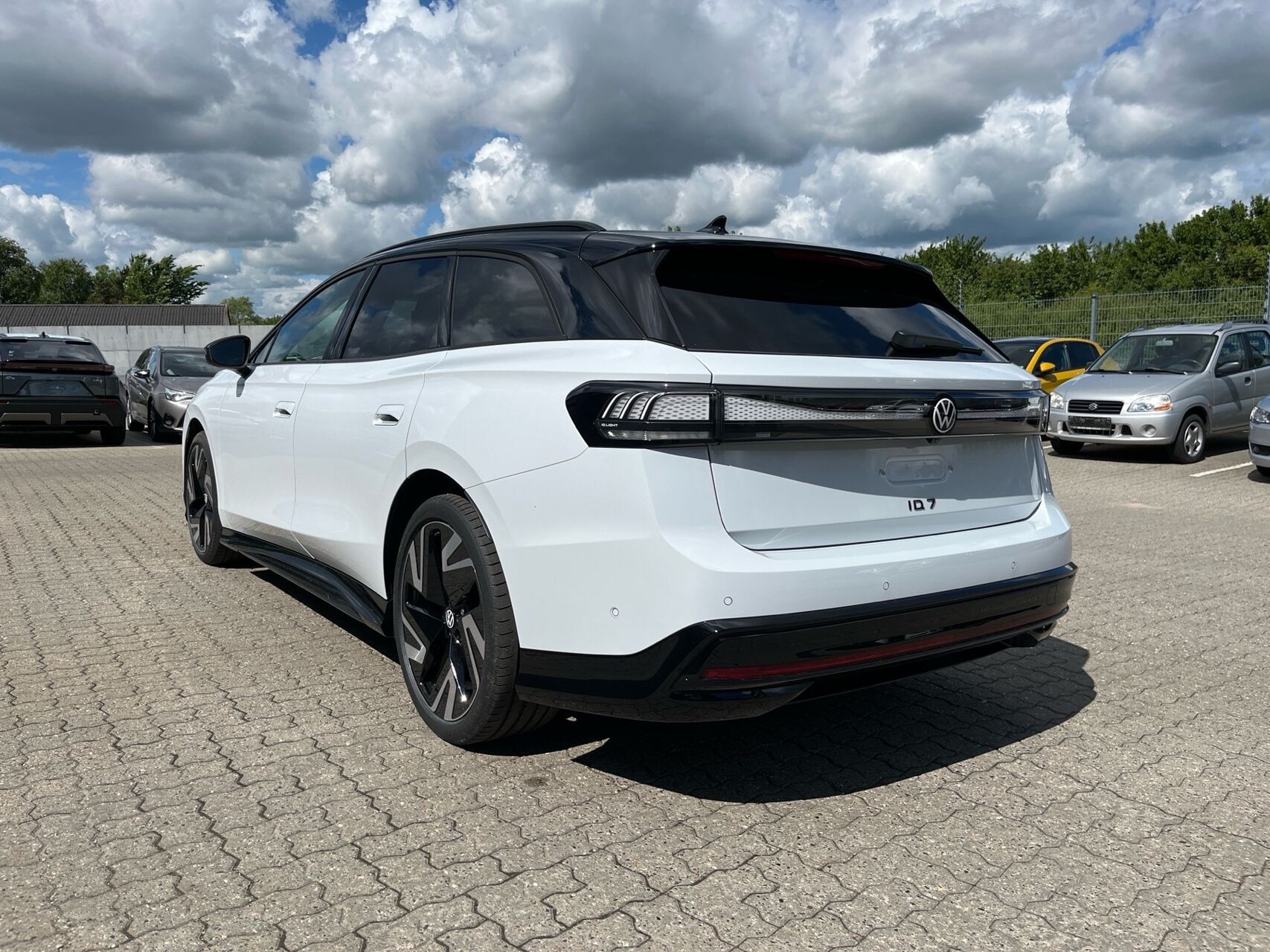 Hvid VW ID.7 fra 2026