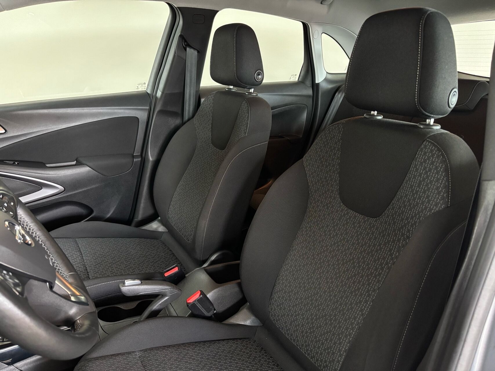 Grå Opel Crossland X fra 2020