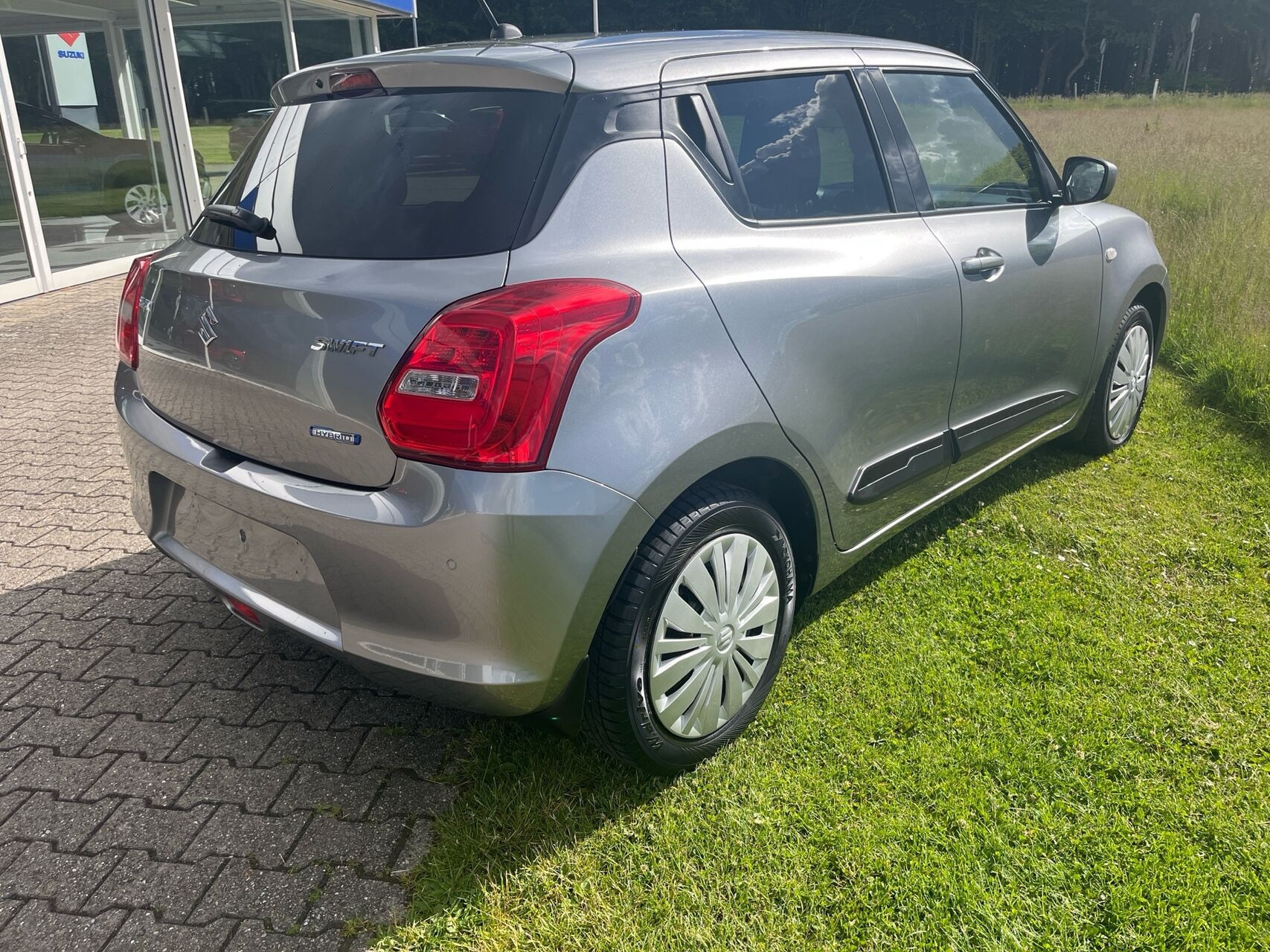Sølv Suzuki Swift fra 2022