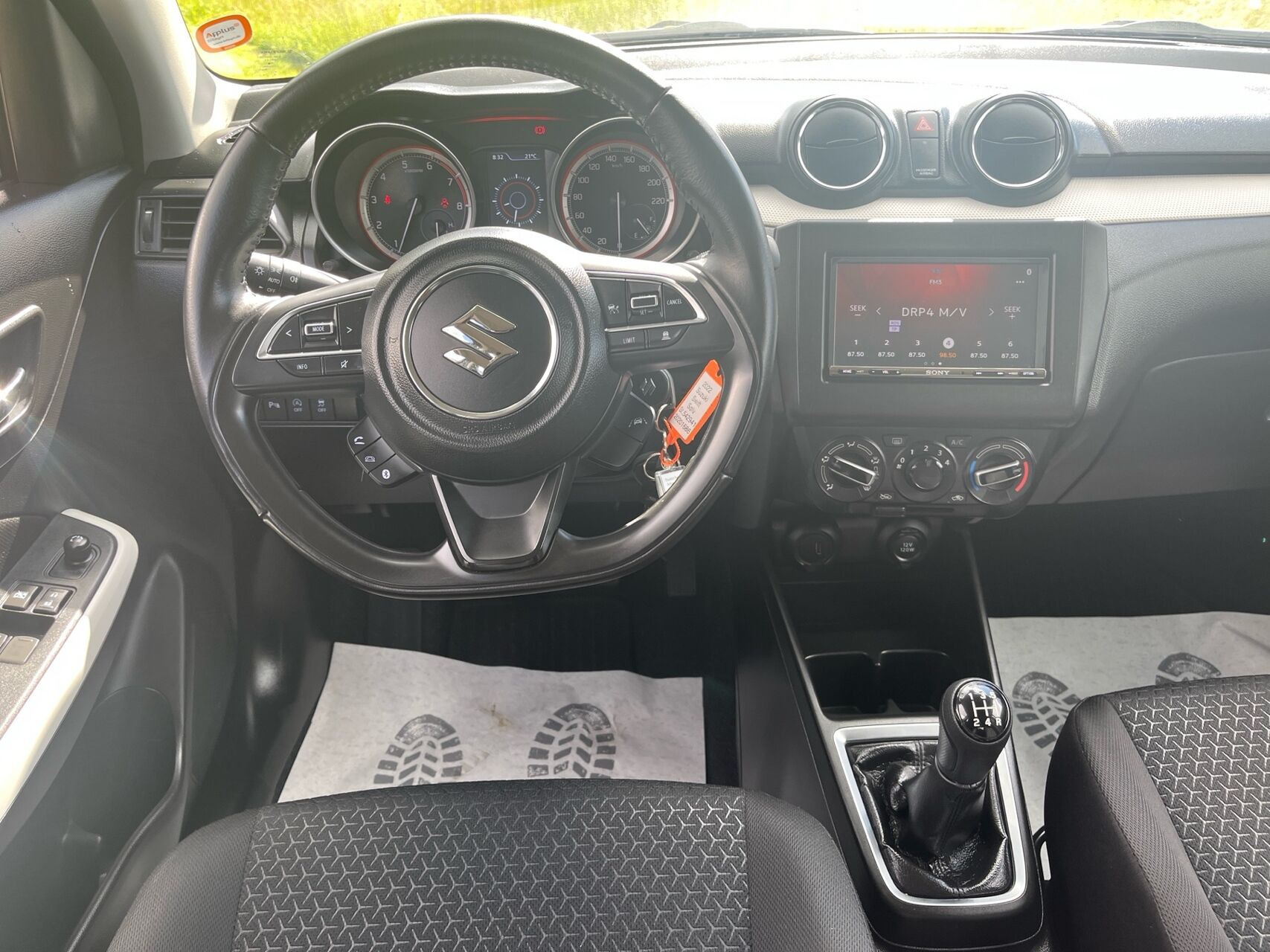 Sølv Suzuki Swift fra 2022