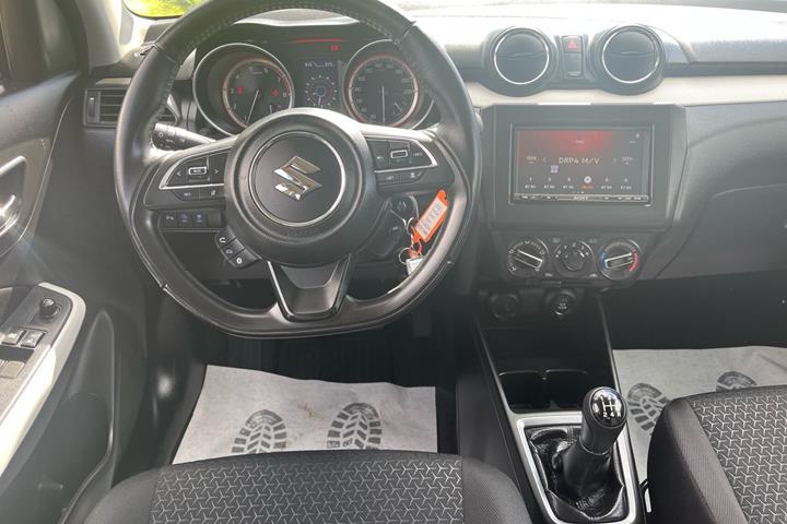Sølv Suzuki Swift fra 2022