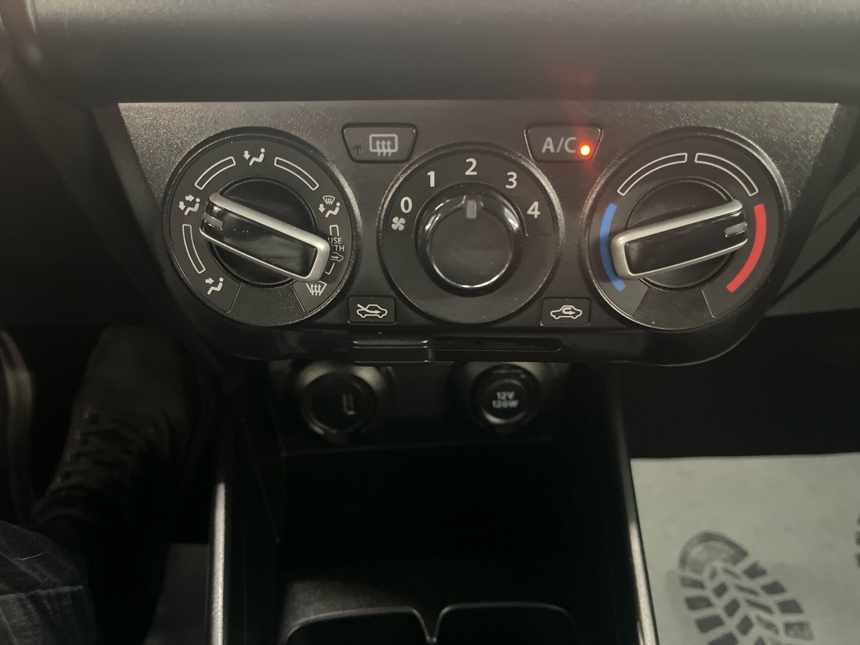 Sølv Suzuki Swift fra 2022