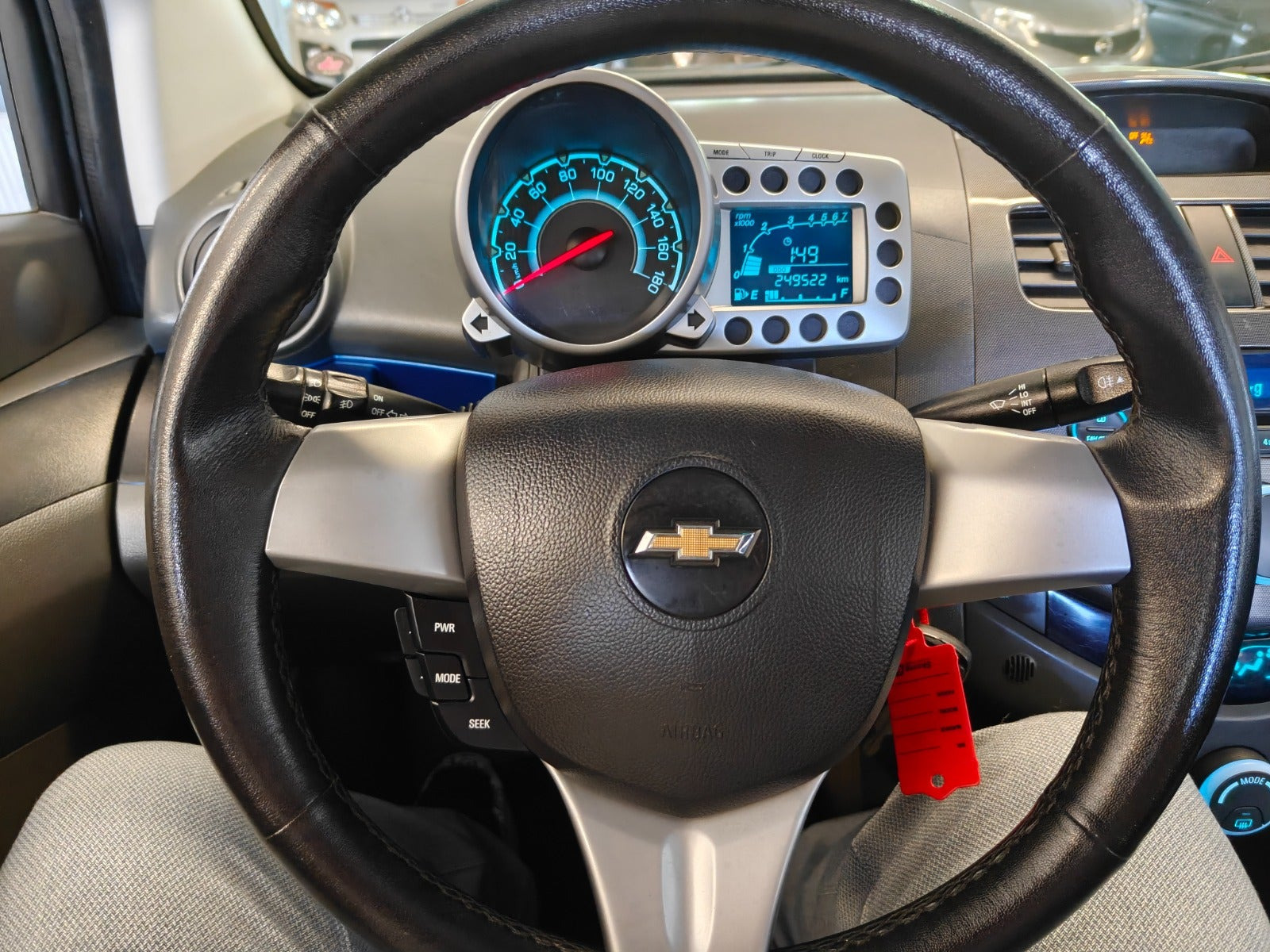 Gul Chevrolet Spark fra 2012