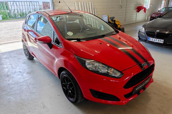 Gul Ford Fiesta fra 2014