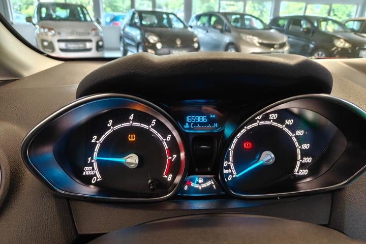 Gul Ford Fiesta fra 2014