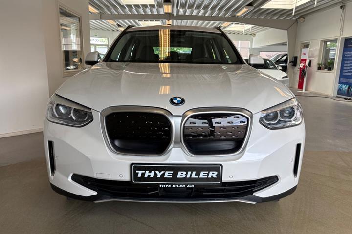 Hvid BMW iX3 fra 2022