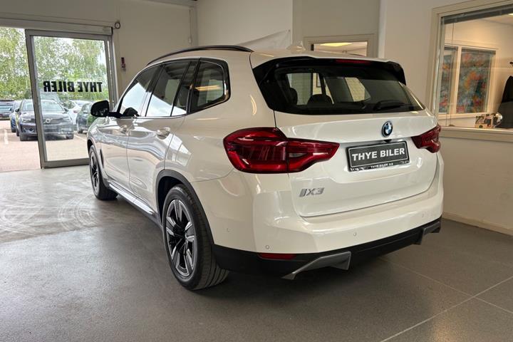 Hvid BMW iX3 fra 2022