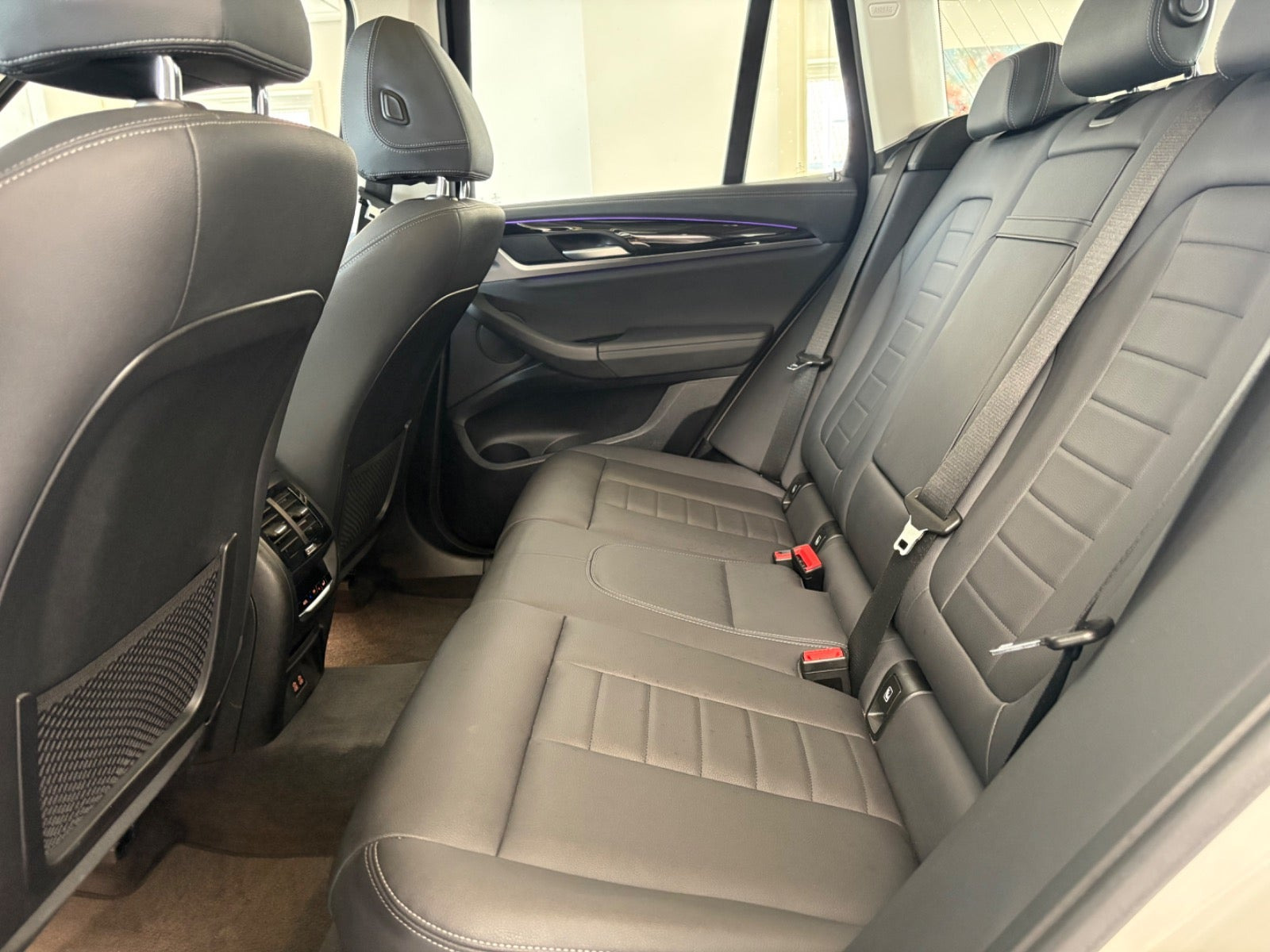 Hvid BMW iX3 fra 2022