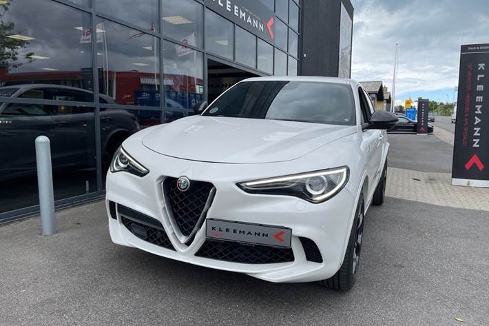 Hvid Alfa Romeo Stelvio fra 2018