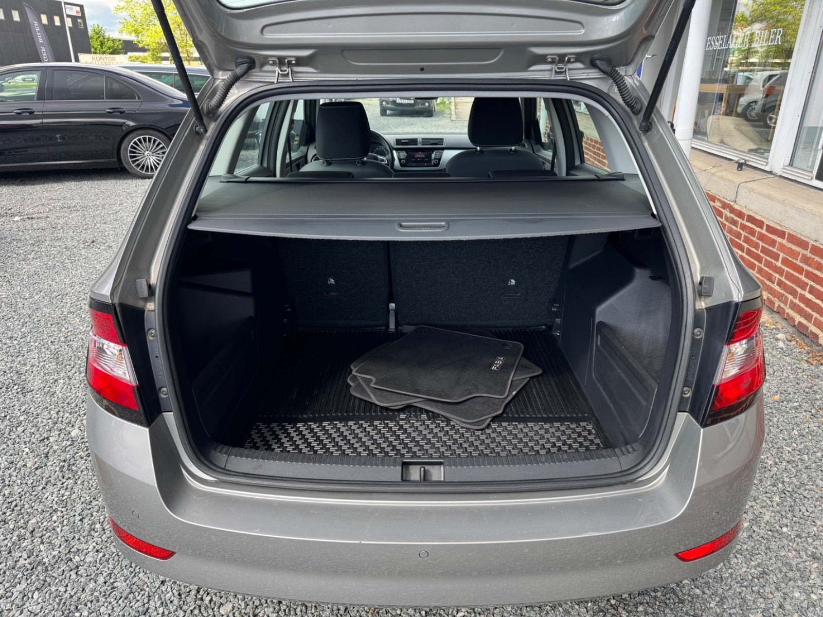 Beige Skoda Fabia fra 2019