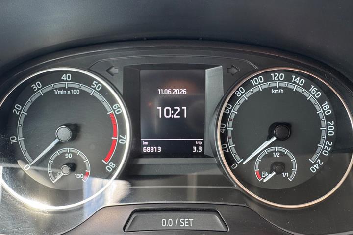 Beige Skoda Fabia fra 2019
