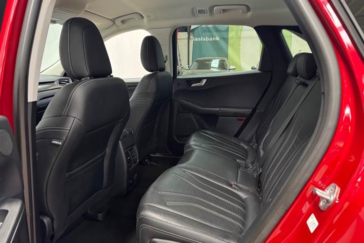 Rød Ford Kuga fra 2020