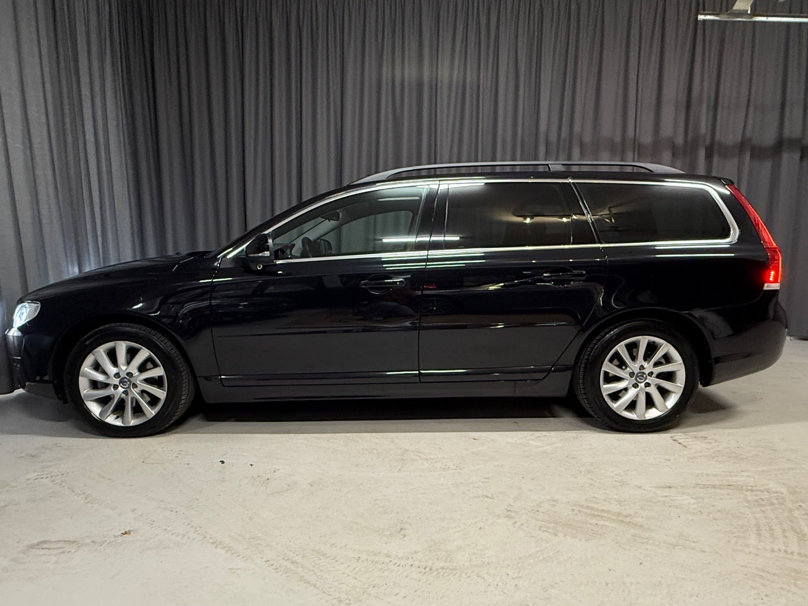 Sort Volvo V70 fra 2015