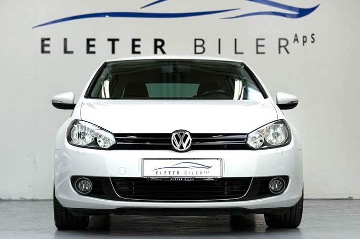 Hvid VW Golf VI fra 2012