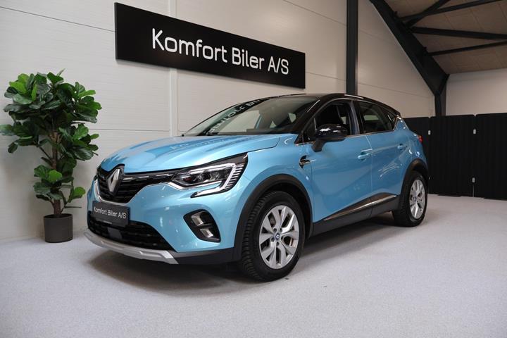 Blå Renault Captur fra 2020 set udefra