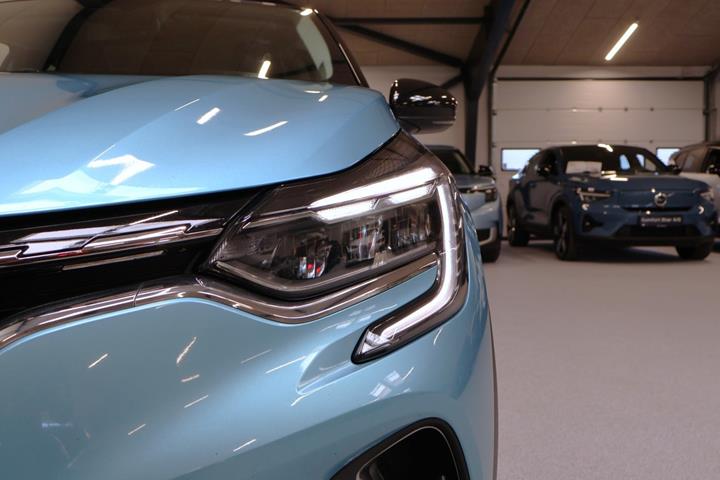 Blå Renault Captur fra 2020