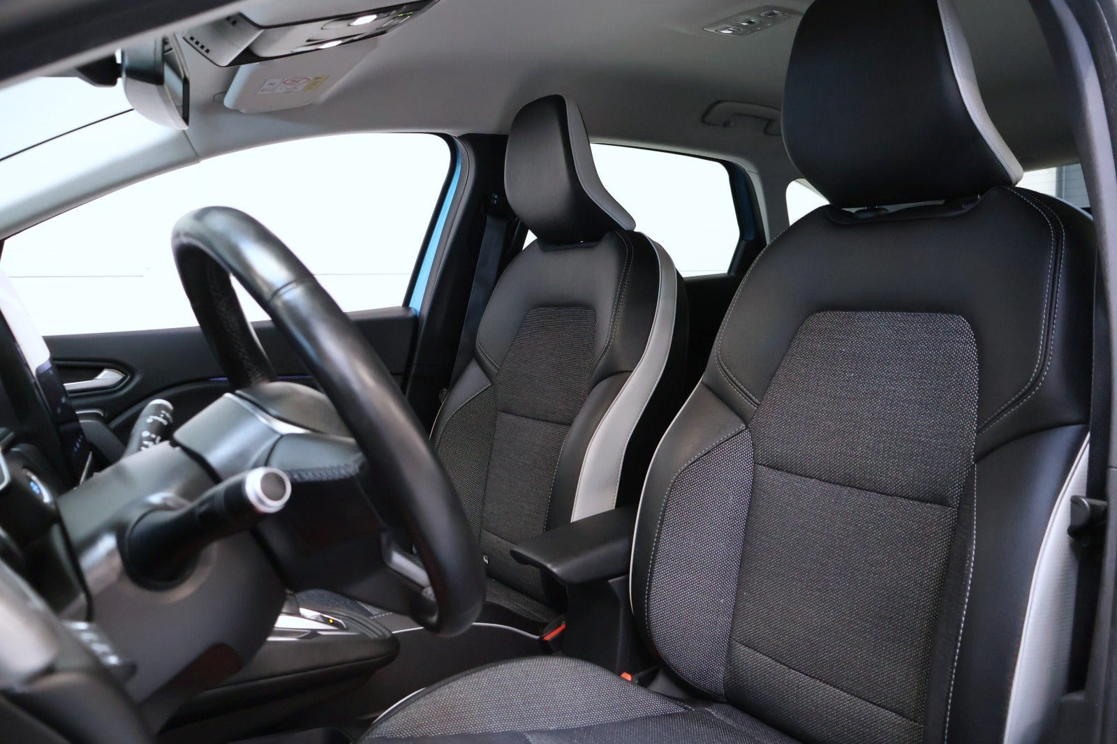 Blå Renault Captur fra 2020