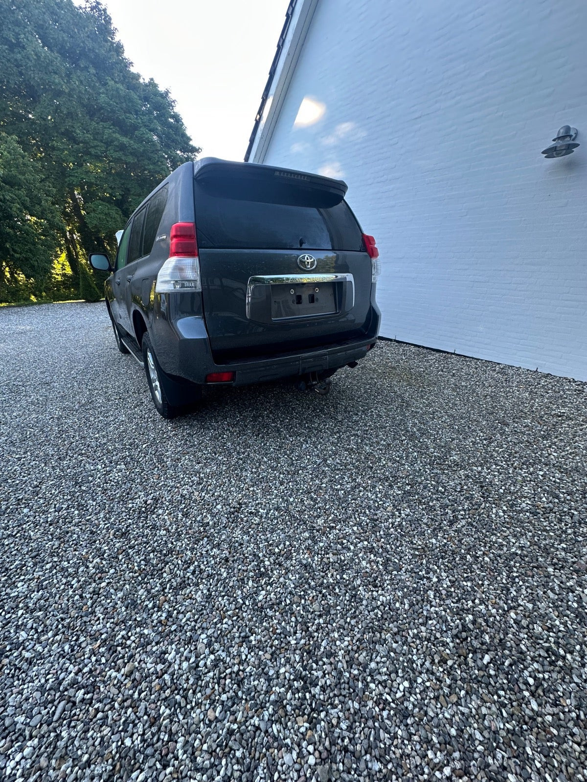 Grå Toyota Land Cruiser fra 2012