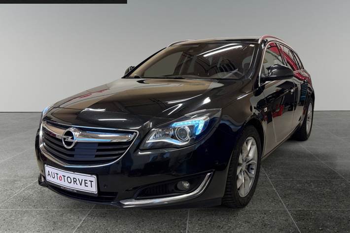 Sort Opel Insignia fra 2016