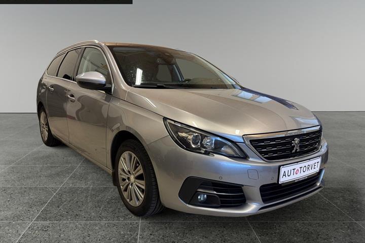 Sølv Peugeot 308 fra 2018