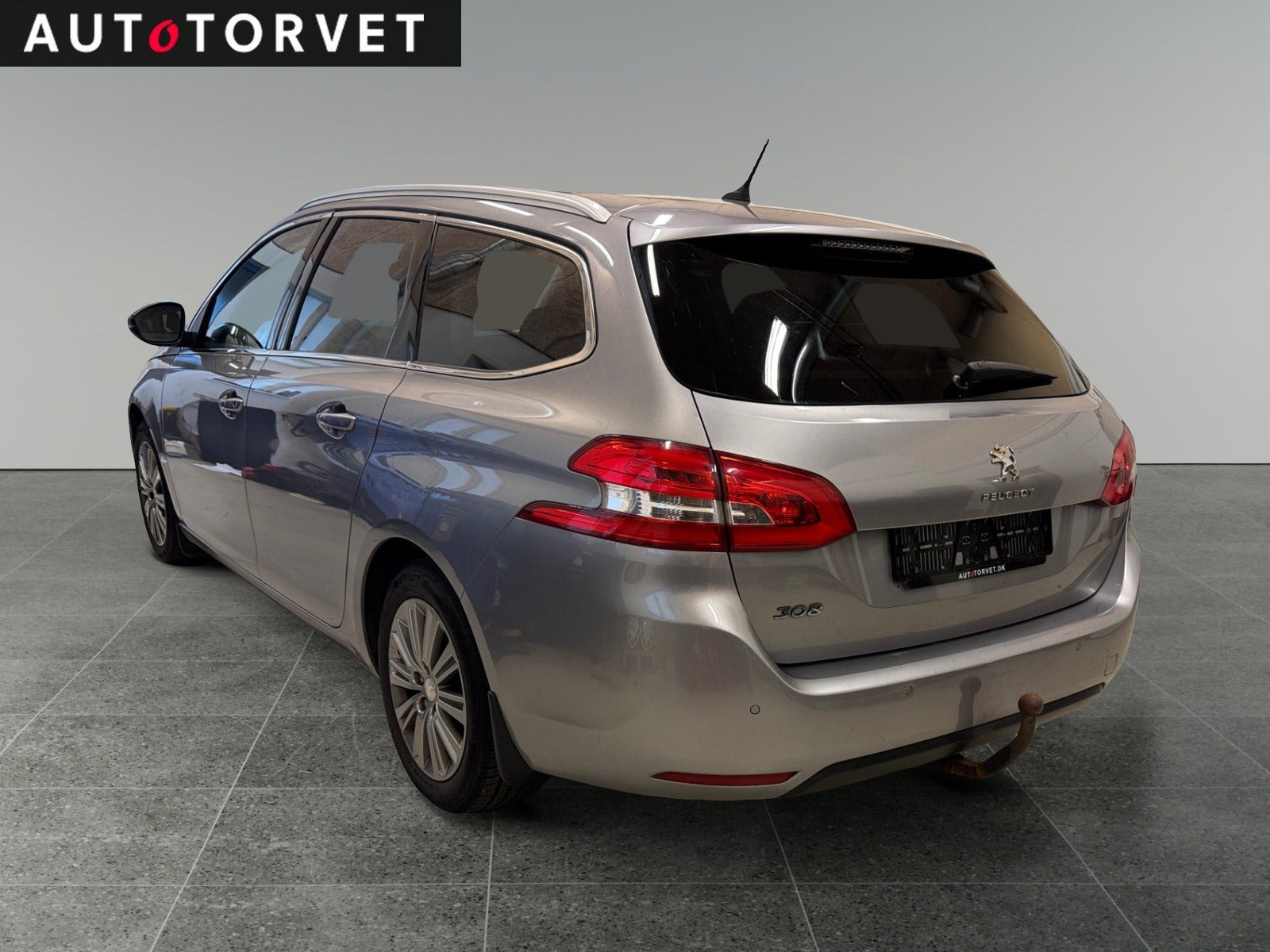 Sølv Peugeot 308 fra 2018