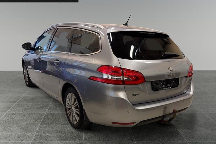 Sølv Peugeot 308 fra 2018