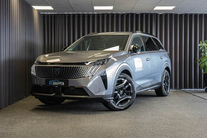 Grå Peugeot e-5008 fra 2024