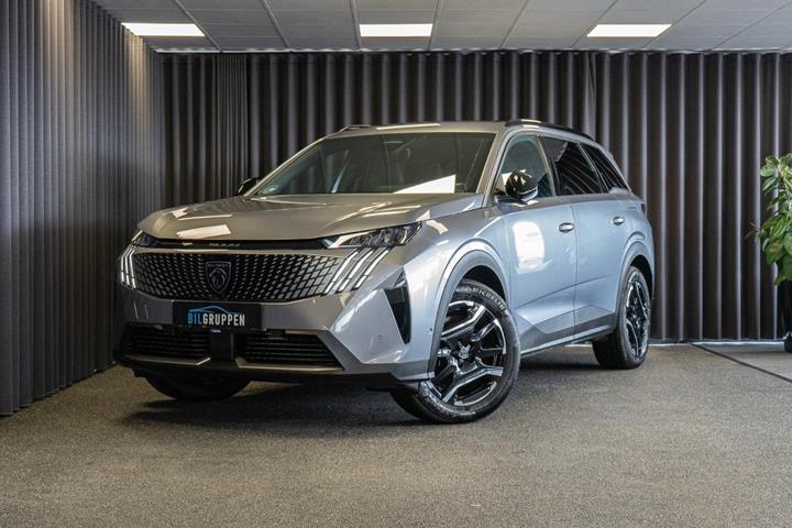 Grå Peugeot e-5008 fra 2024